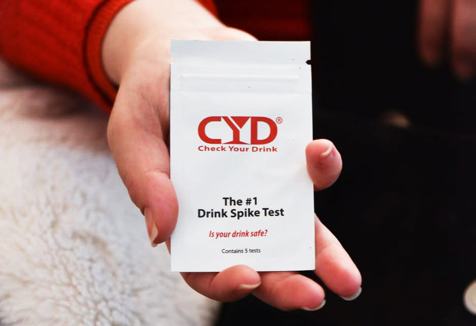 Test CYD tenu en main